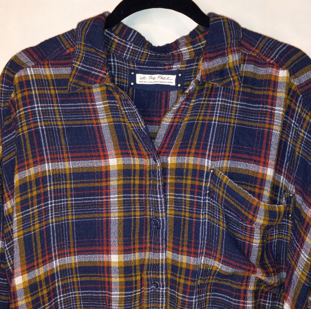 Hidden Valley Plaid Button-Down Top - image 4